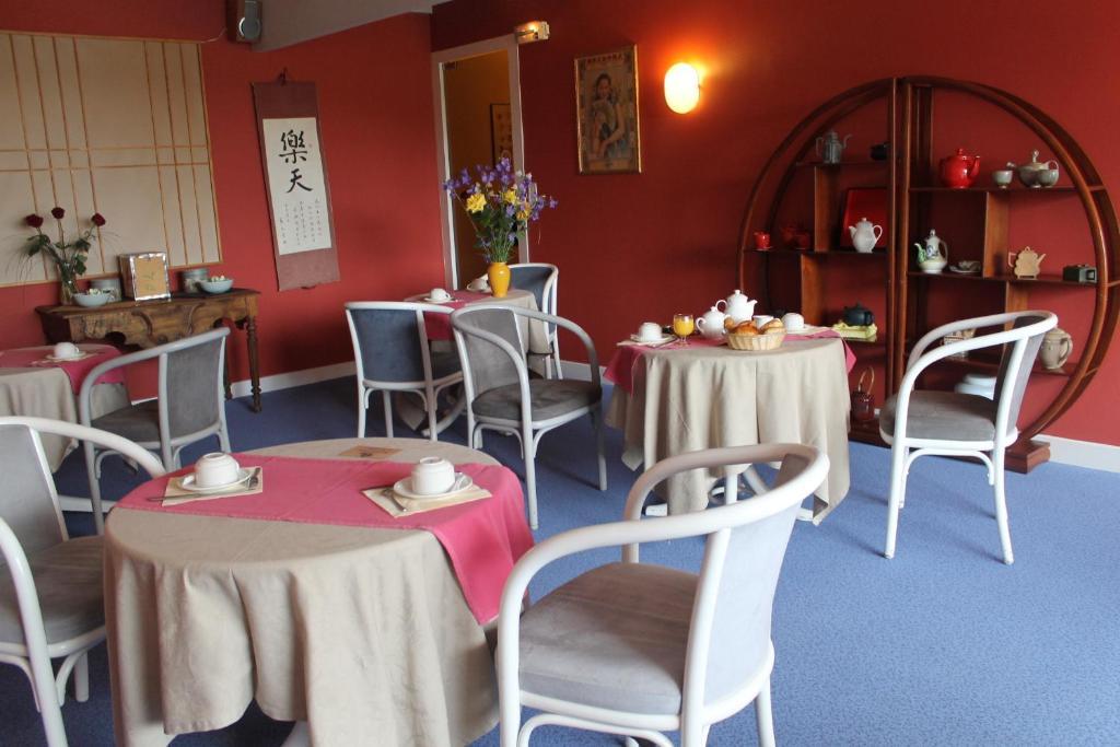 Logis Hotel Saint-Roch Pleumartin Exterior foto