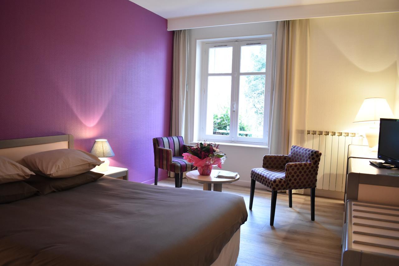 Logis Hotel Saint-Roch Pleumartin Exterior foto