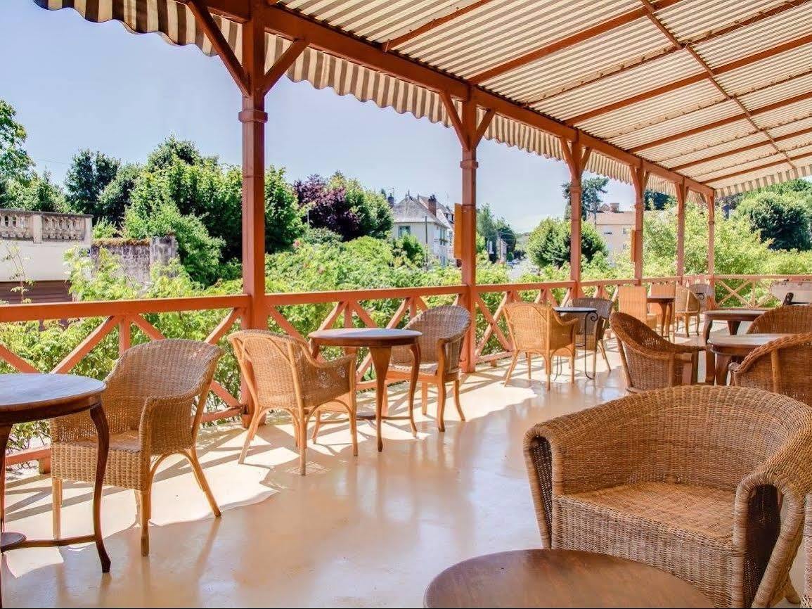 Logis Hotel Saint-Roch Pleumartin Exterior foto