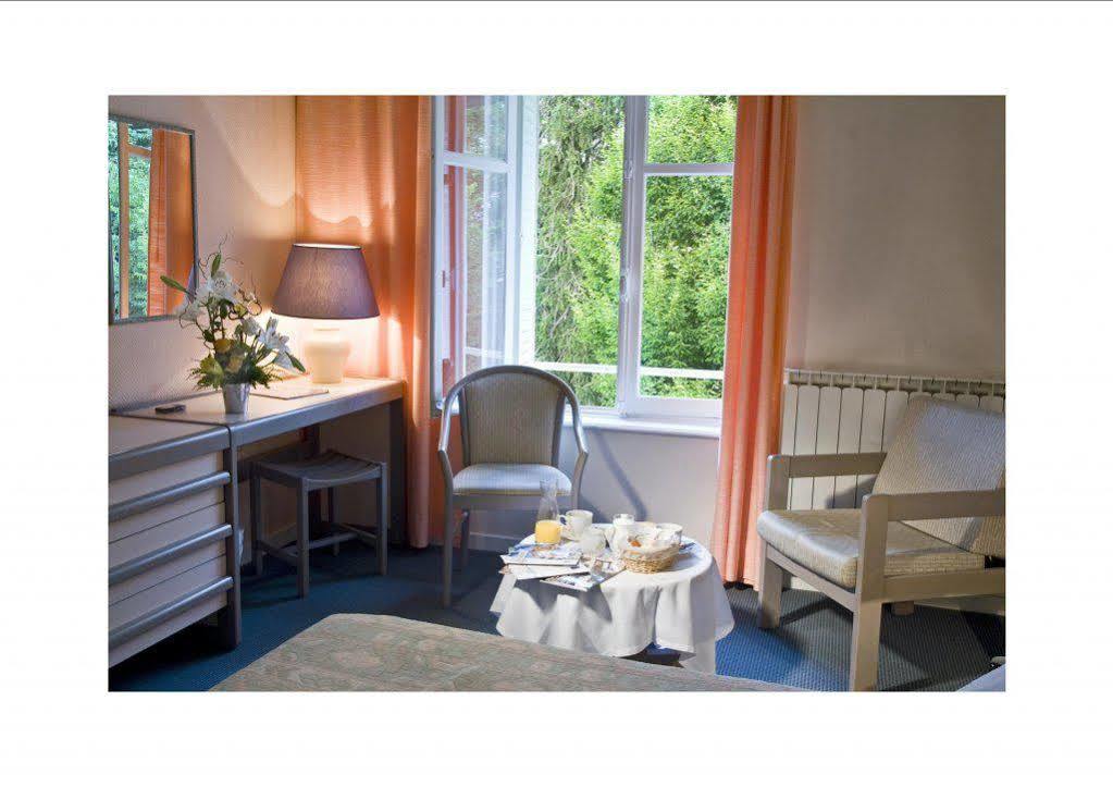Logis Hotel Saint-Roch Pleumartin Exterior foto